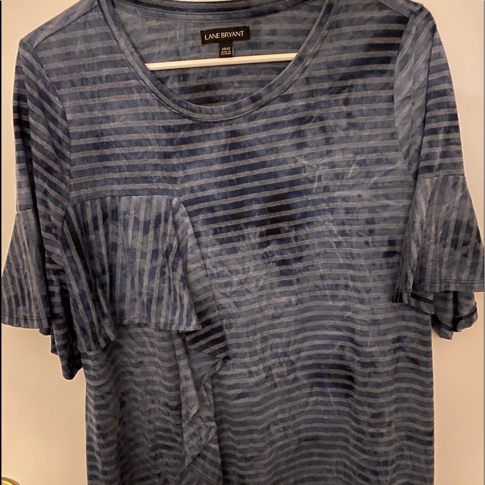 3/4 sleeves blue blouse.